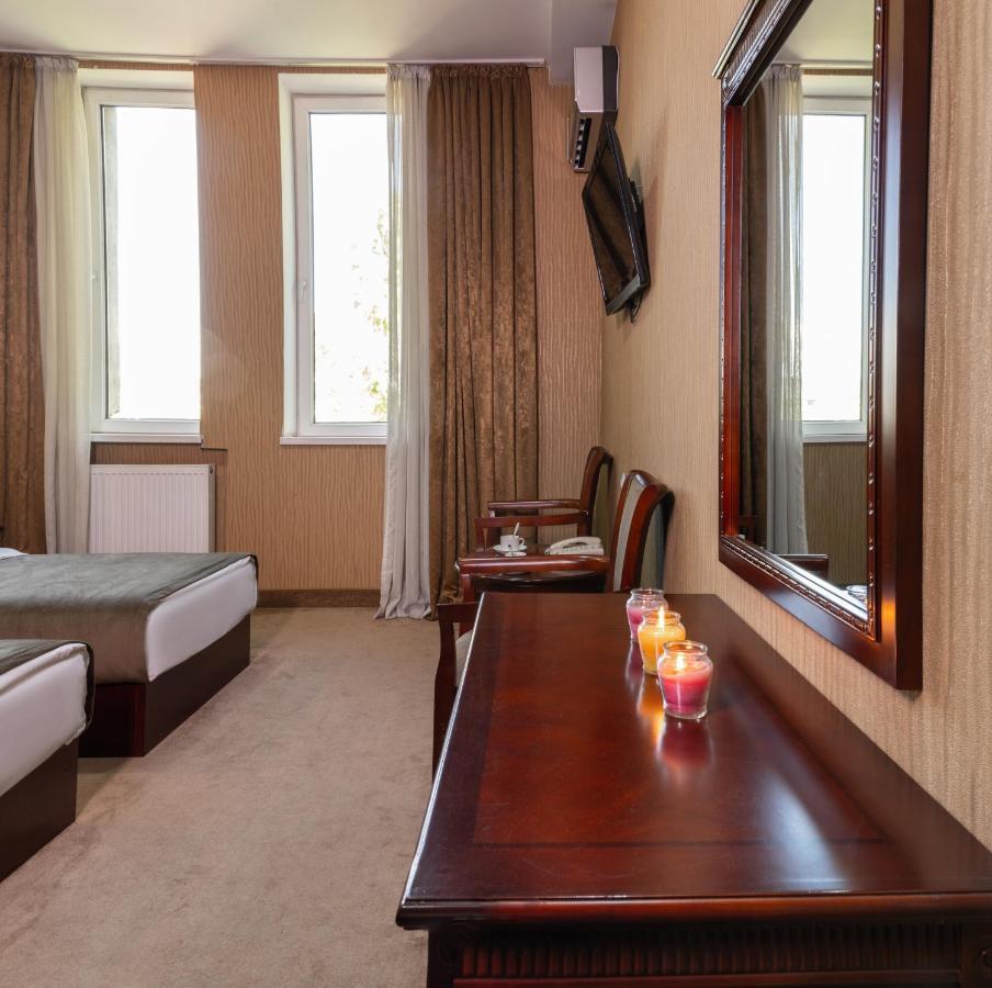 Margo Palace Hotel Tbilisi Buitenkant foto