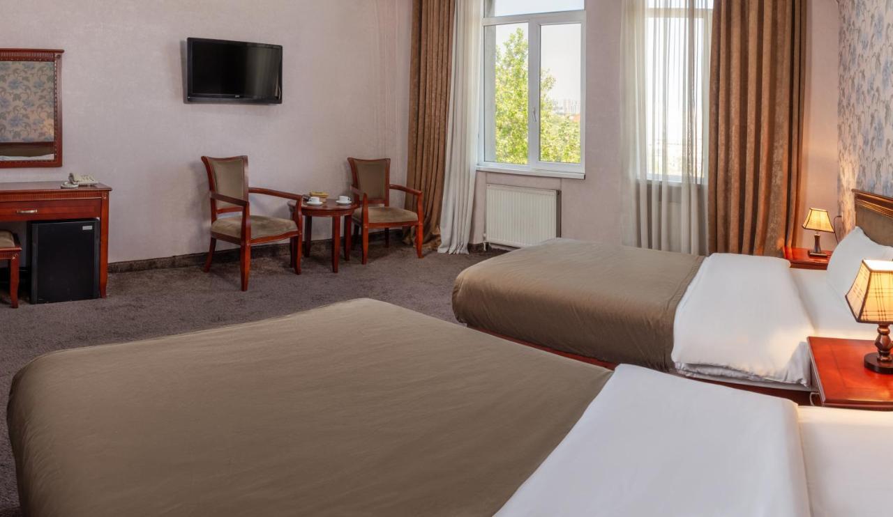 Margo Palace Hotel Tbilisi Buitenkant foto
