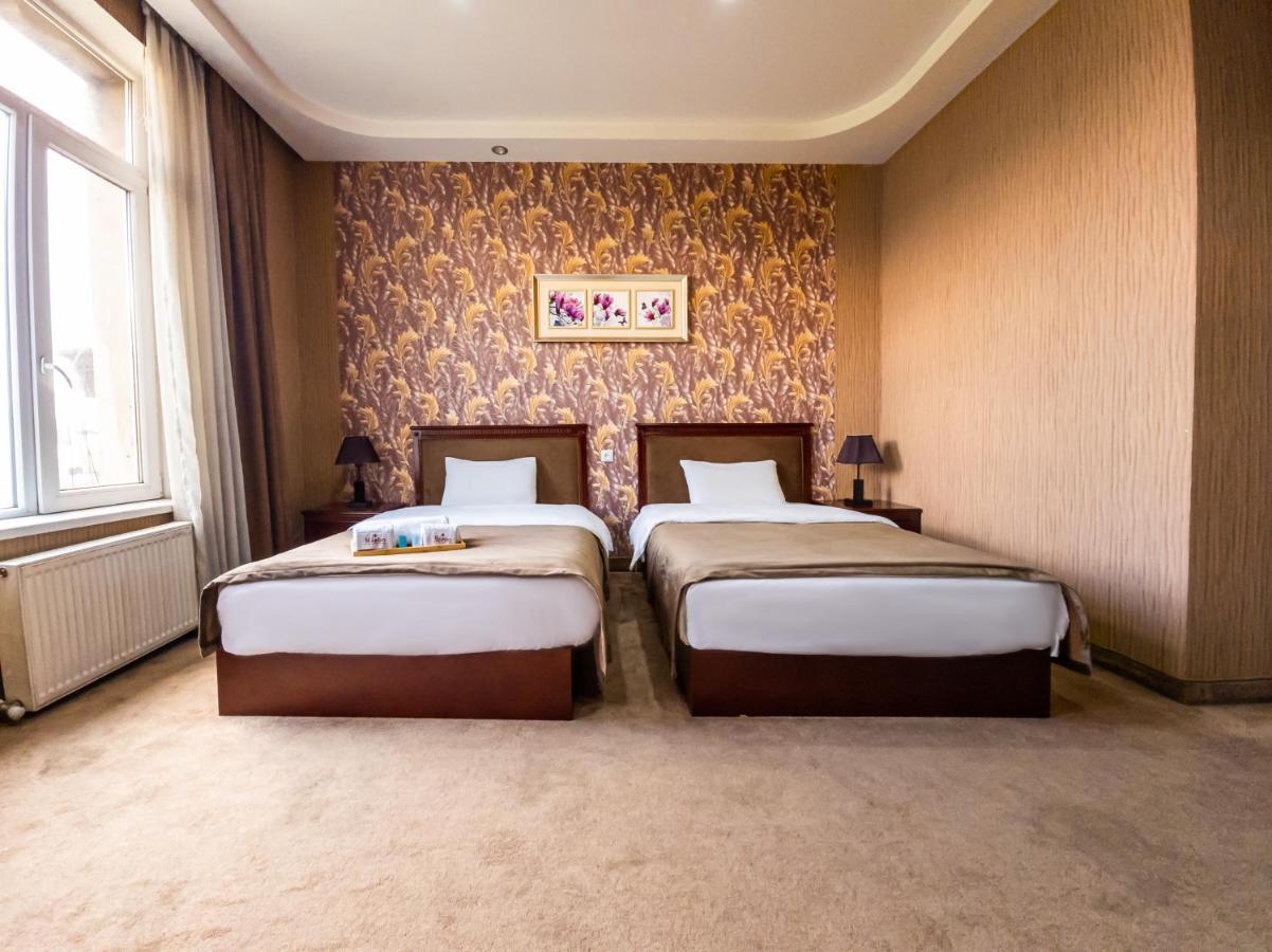 Margo Palace Hotel Tbilisi Buitenkant foto