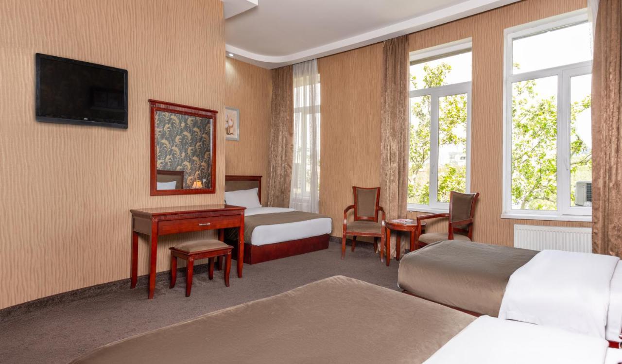 Margo Palace Hotel Tbilisi Buitenkant foto