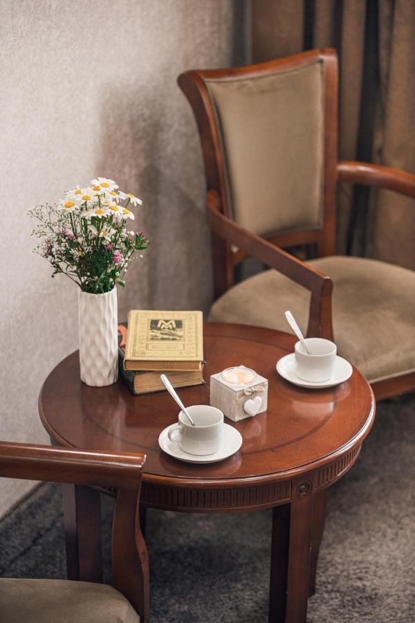 Margo Palace Hotel Tbilisi Buitenkant foto
