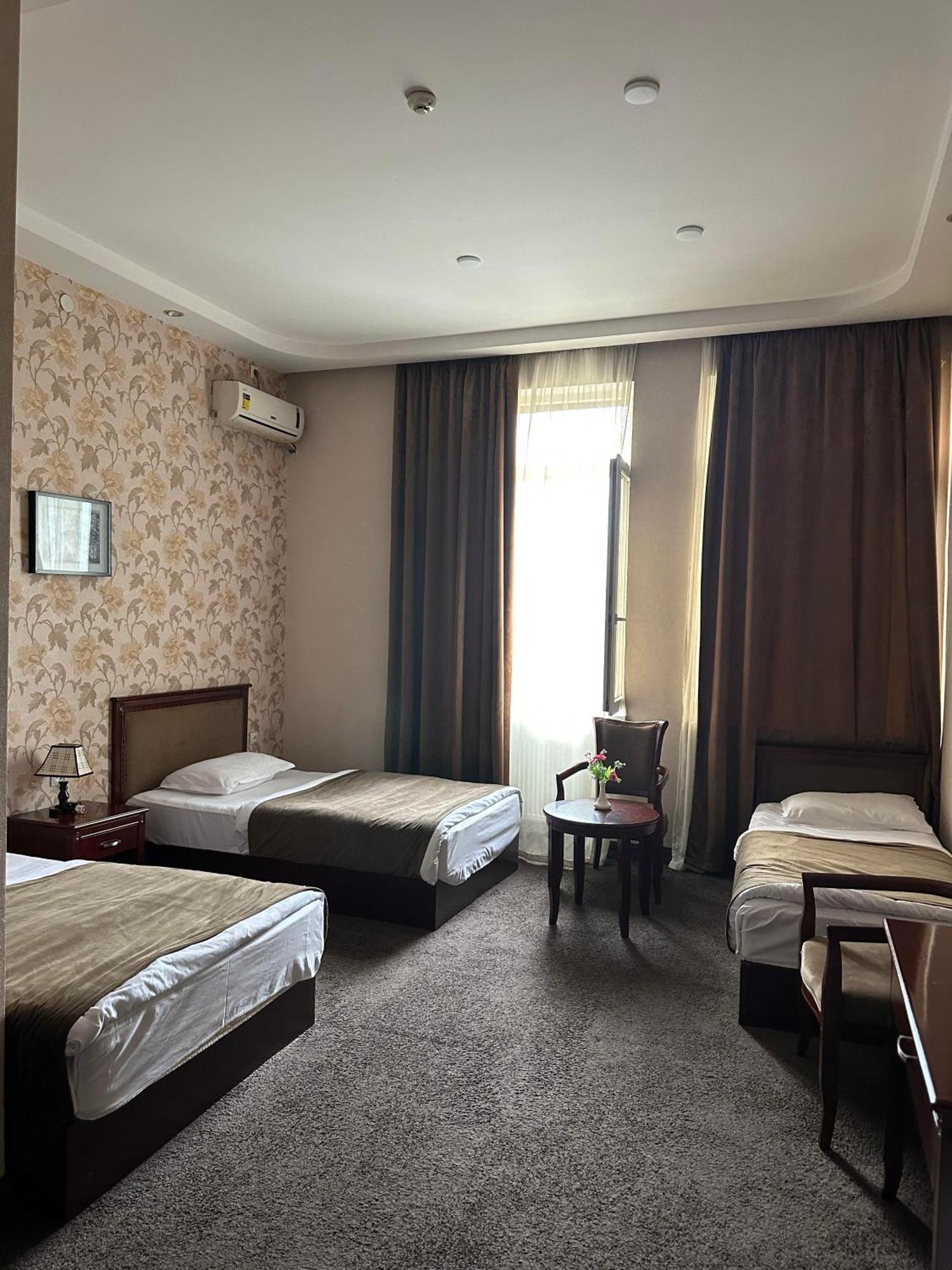 Margo Palace Hotel Tbilisi Buitenkant foto