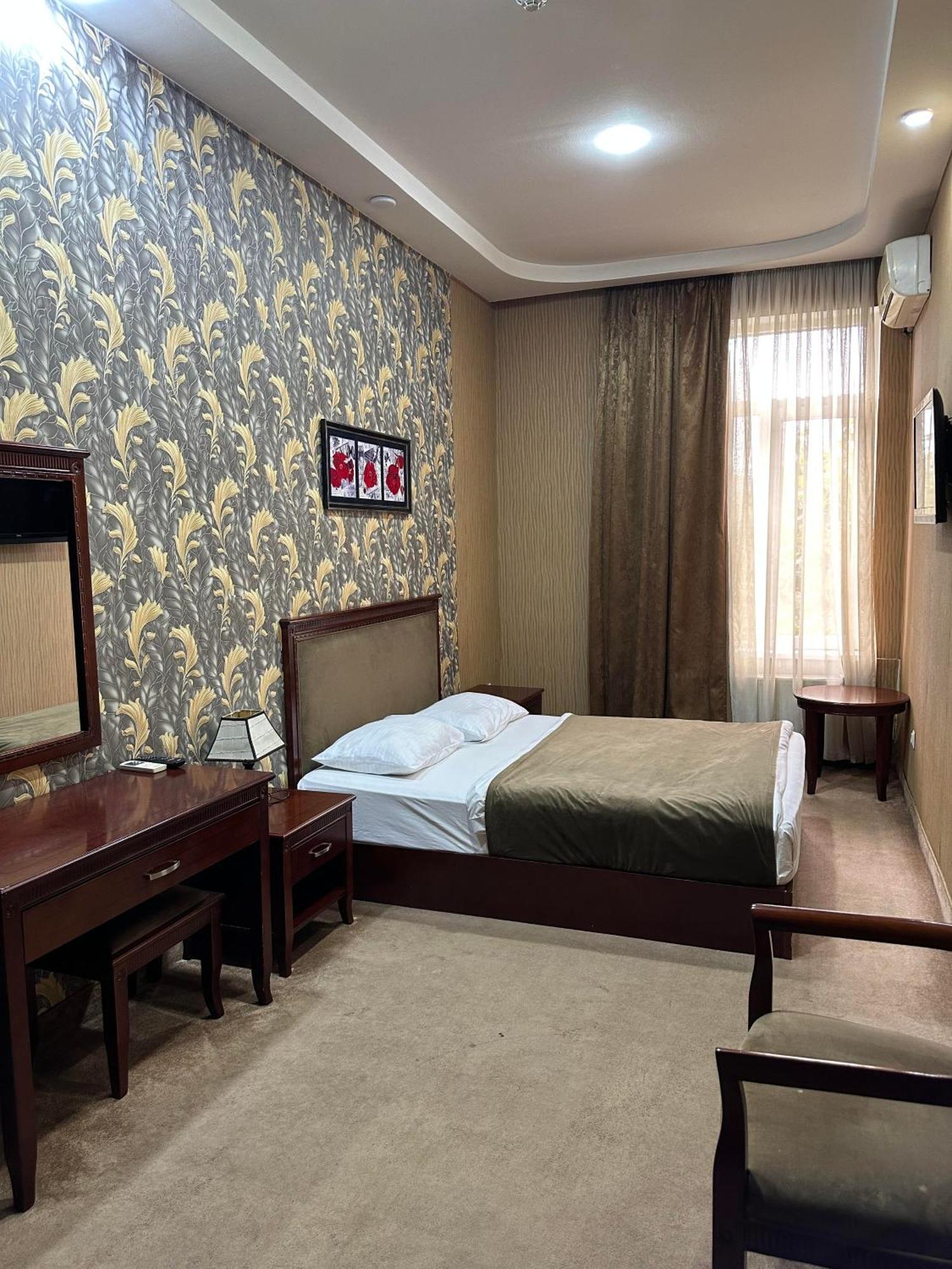 Margo Palace Hotel Tbilisi Buitenkant foto